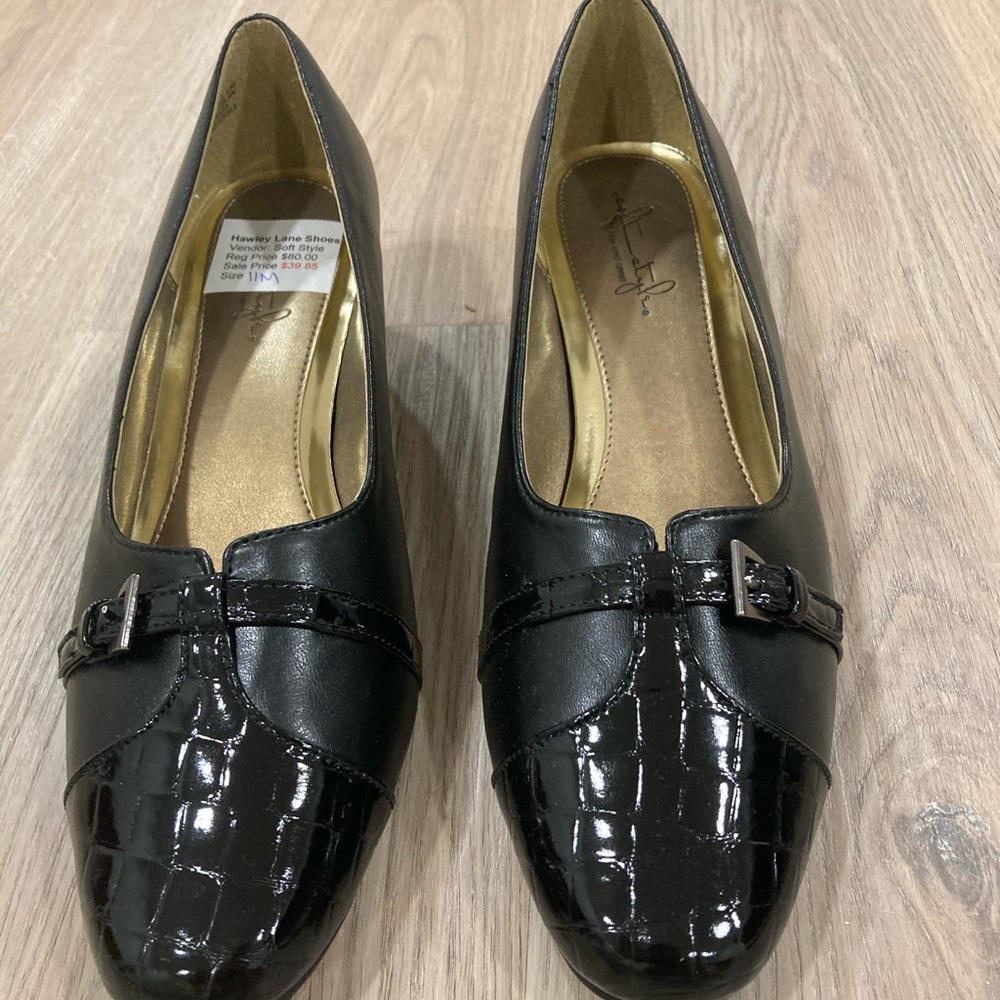 Sort style a hush puppies company. Size 11m. Brand new.